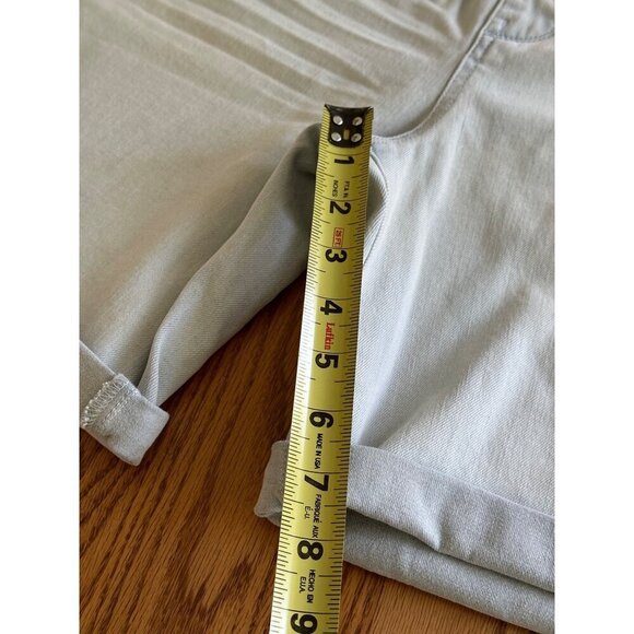Soft Surroundings Women's Light Blue Denim Shorts M Relaxed Fit Rolled Cuffs - Picture 5 of 7